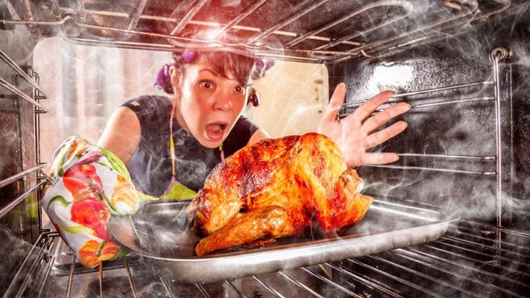 7 Thanksgiving Hosting Fights Reddit Refereed, Sounding All Too Familiar to North Carolinians