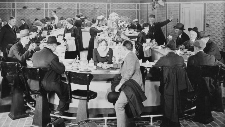 4 Department Store Restaurants Ohioans Still Miss