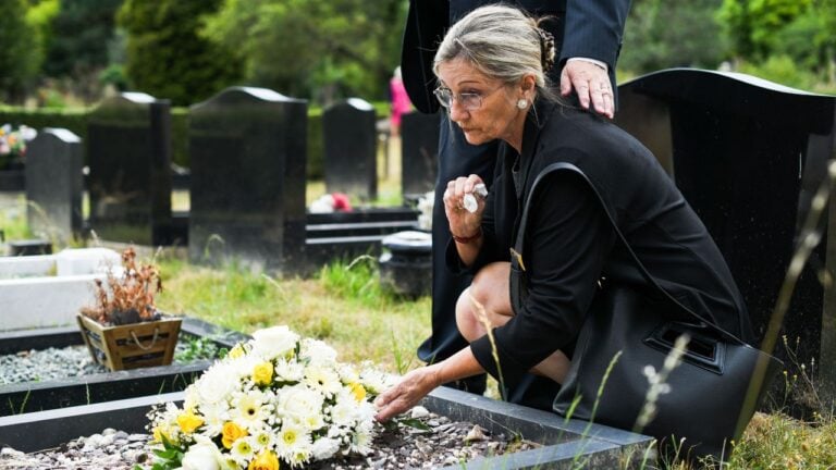 8 Things Tennessee Cemeteries Can Remove From a Grave Without Telling the Family