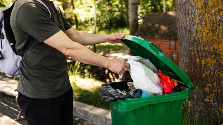 10 Things Californians Can’t Legally Toss in a Household Garbage Bin