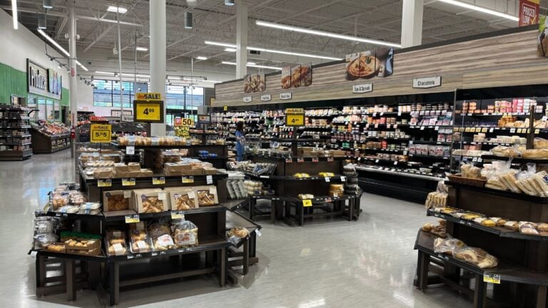 9 Food Lion Secrets Employees Wish North Carolina Shoppers Knew